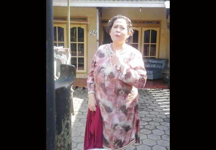 EM Suhaema (40), warga RW 14 Kelurahan Pandanwangi Blimbing Kota Malang, yang menjadi korban penjambretan, Rabu (25/10). Foto: istimewa