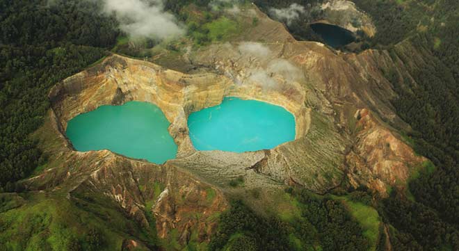 Danau Kelimutu yang menjadi destinasi wisata andalan Pemprop Nusa Tenggara Timur dinilai mampu menyedot wisatawan dari berbagai mancanegara. foto: Istimewa