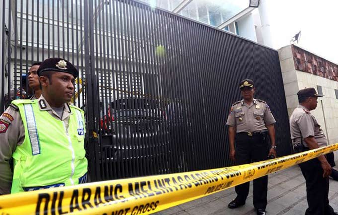 Polisi masih terus menjaga rumah korban perampokan dan pembunuhan di Pulomas