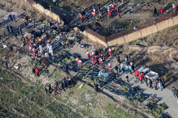 pesawat diarahkan ke lapangan sebelum meledak. foto: theguardian