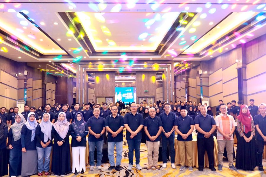 Plt Bupati Gresik, Asluchul Alif saat menghadiri Pemilihan Pemuda Inspiratif  tahun 2025. Foto: Ist.