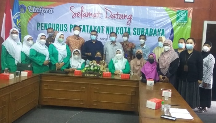 Pengurus Pimpinan Cabang (PC) Fatayat NU Surabaya melakukan kerja sama dengan Unipra Surabaya. foto: istimewa