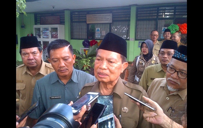 Wali Kota HM Mas’ud Yunus  melakukan inspeksi mendadak (sidak) ke sejumlah sekolah, Senin (23/4).