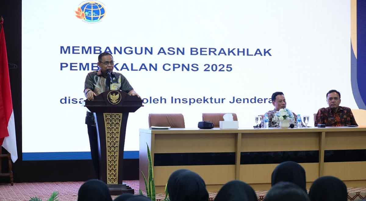 Irjen Kementerian ATR/BPN saat memberi sambutan.