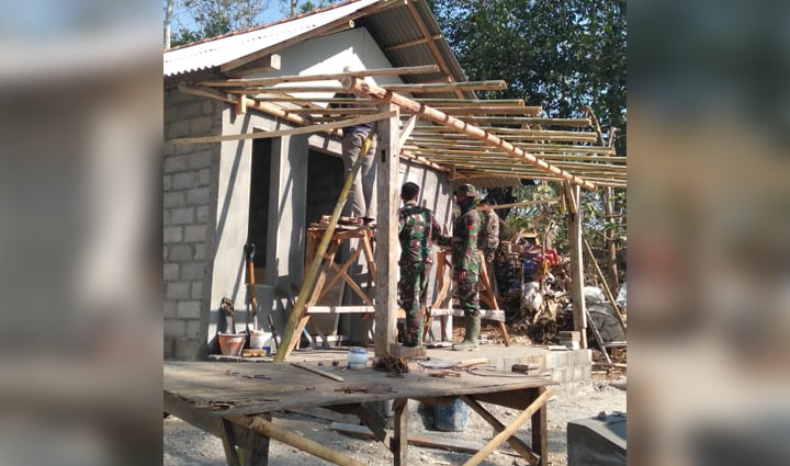 Rumah mbah Katimun yang sebentar lagi rampung direhab.