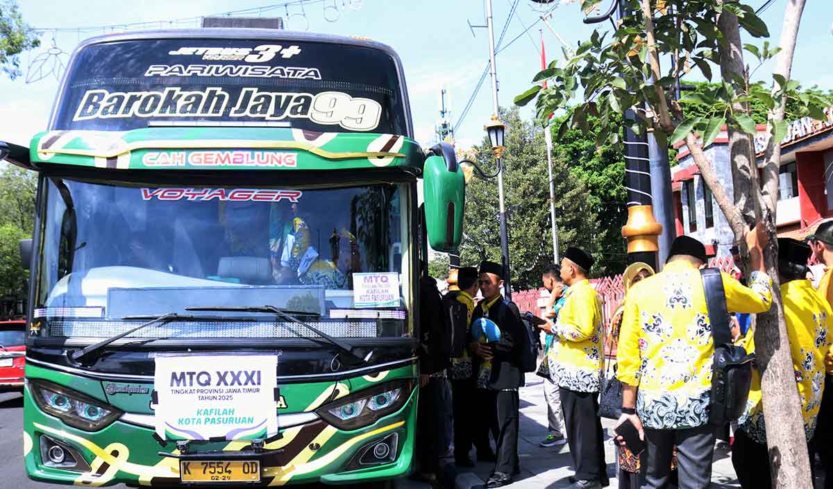 Pelepasan 38 Kafilah MTQ XXXI Jatim 2025 dari Kota Pasuruan.