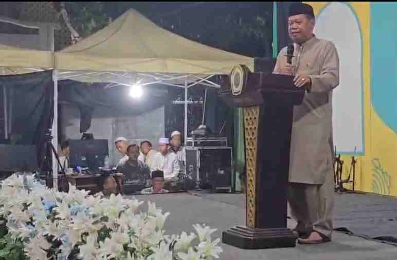 bupati-majalengka-gratiskan-yatim-hingga-sarjana-cita-cita-kiai-asep-warga-majalengka-sarjana-semua