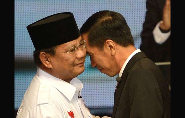 Prabowo dan Jokowi usai debat Capres 2014 lalu.