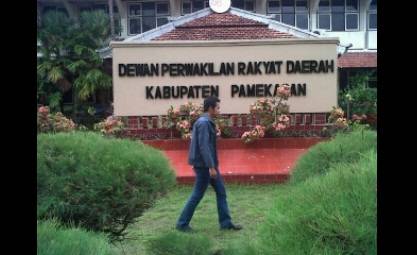 Kantor DPRD Pamekasan. (foto: rizal/BANGSAONLINE)