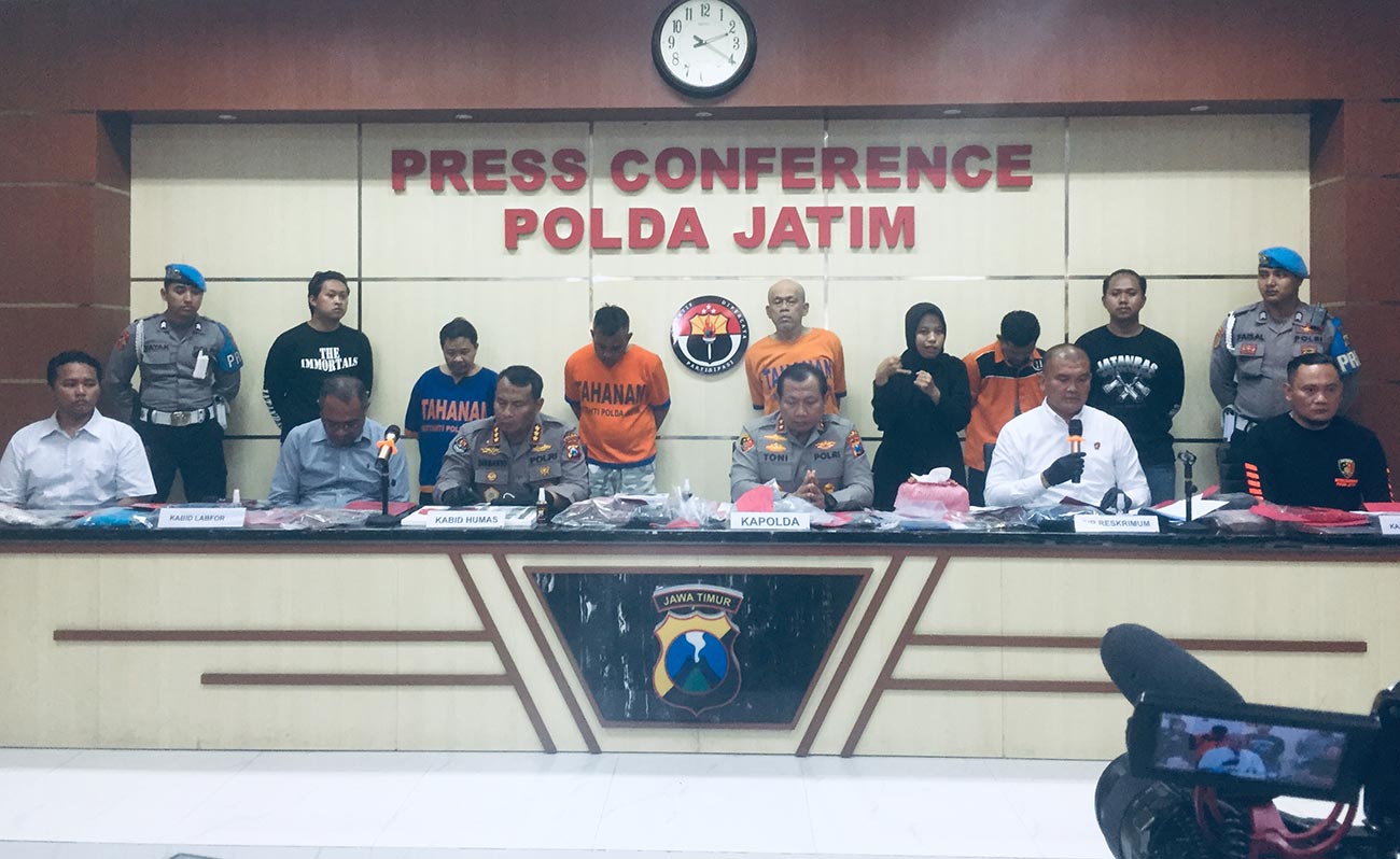 Rilis ungkap kasus perampokan dan penyekapan Wali Kota Blitar digelar di Mapolda Jatim, Kamis (12/1/2023).