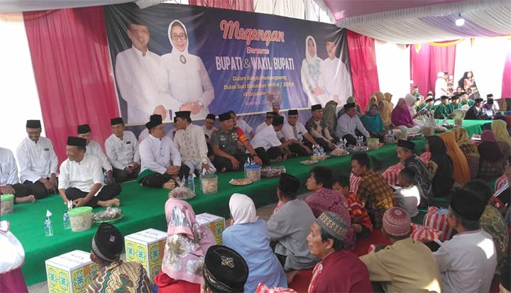 Bupati Indartato saat menggelar megegangan di Kecamatan Nawangan.
