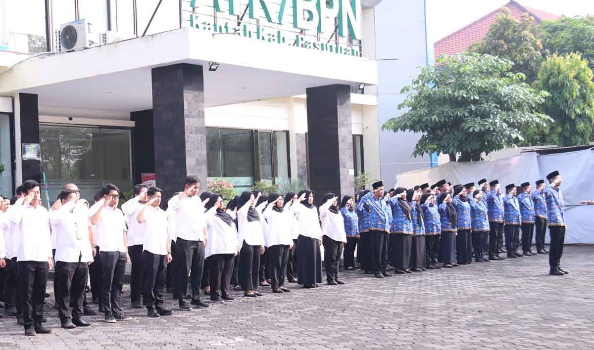 Peringati Hari Kebangkitan Nasional ke-117, Kantah Kabupaten Pasuruan Gelar Upacara Bendera