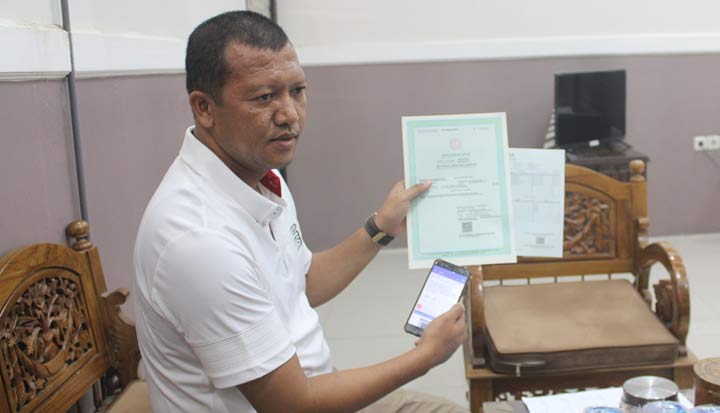Kepala Dispendukcapil Pasuruan Yudha Tri Widya Sasongko saat ditemui di kantornya.
