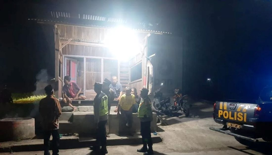Kegiatan sambang pos kamling Polsek Panggungrejo Blitar
