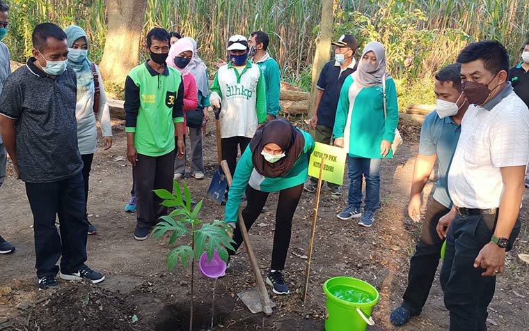 Peringati Hari Lingkungan Hidup Sedunia, PKK Kota Kediri Gelar Gerakan ...