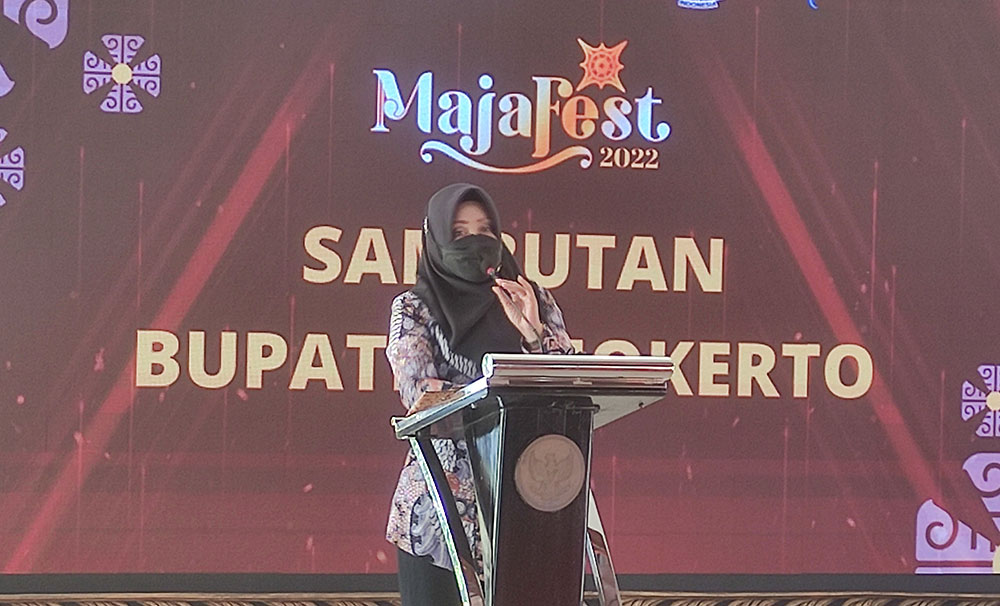 Bupati Ikfina ketika memberikan pengarahan soal Maja Fest. Foto: YUDI EP/ BANGSAONLINE