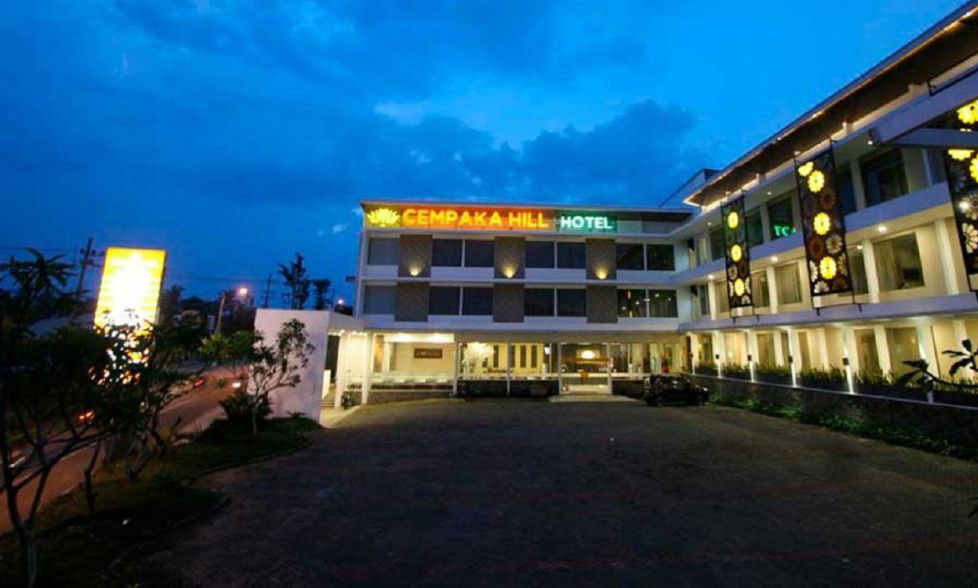 Salah satu hotel di Kabupaten Jember tampak sepi.