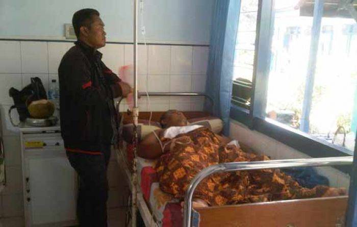 Korban saat dirawat di RSUD dr Sosodoro Djatikoesoemo Bojonegoro. foto: eki nurhadi/BANGSAONLINE