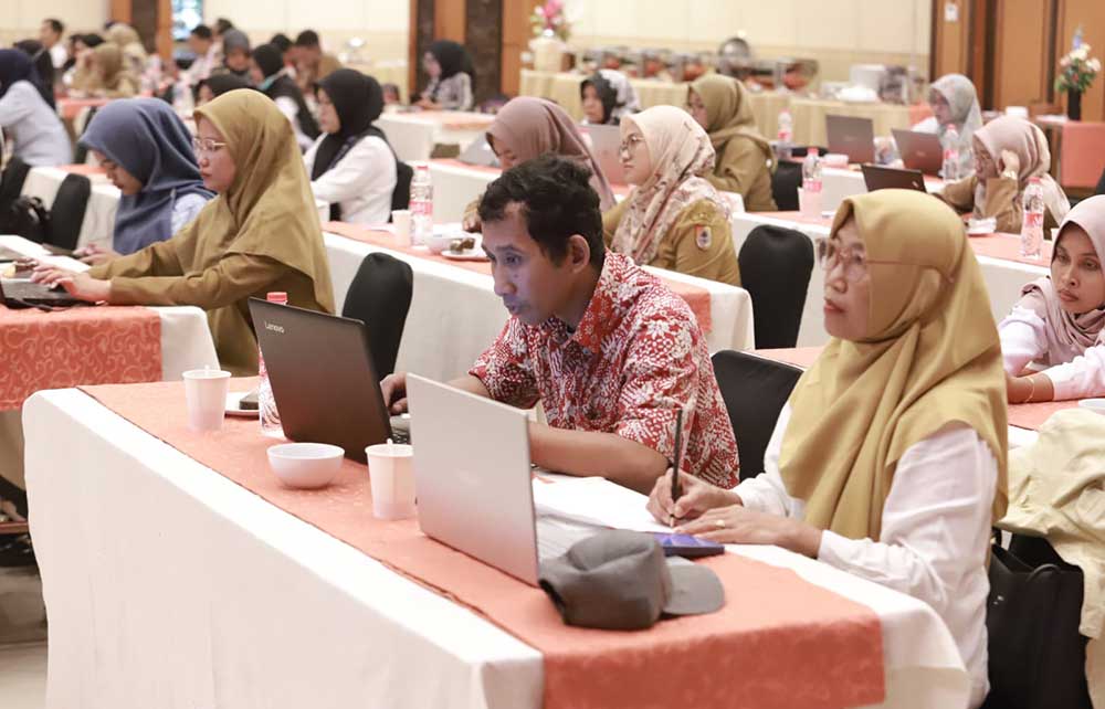 Suasana bimtek analisis penurunan stunting yang digelar DP3AKB Jember.