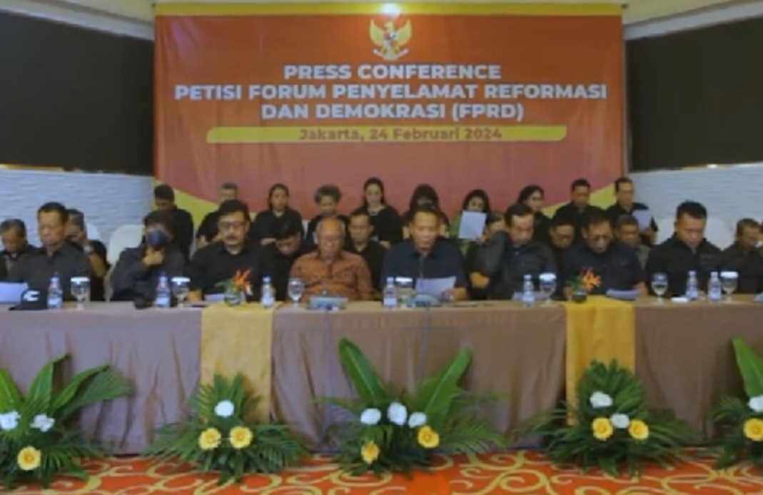 Para tokoh yang tergabung dalam Petisi Forum Penyelamat Reformasi dan Demokrasi yang disingkat FPRD. Petisi ini dipimpin Marsekal TNI (Purn) Agus Supriatna, mantan Kepala Staf Angkatan Udara (KSAU). 