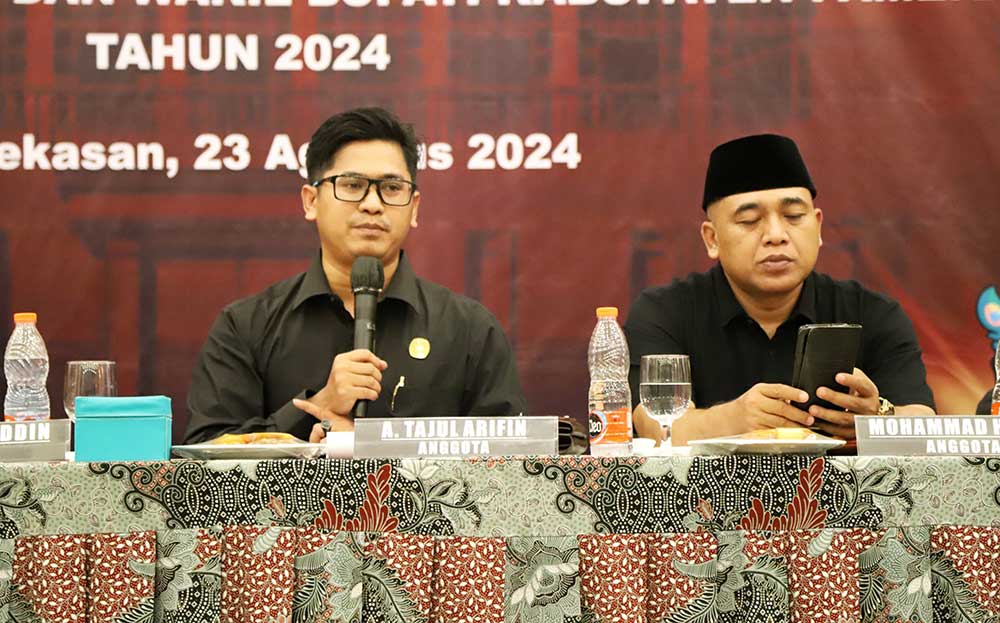 Ketua KPU Pamekasan A. Tajul Arifin saat membuka media gathering.