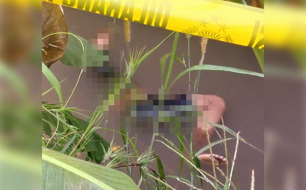 Kondisi korban sebelum dievakuasi dari sungai kecil pinggir Jalan Raya Sengon–Bakalan.