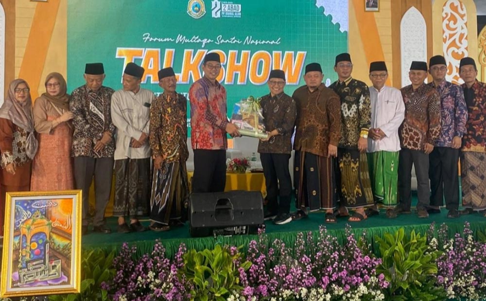 Hadiri Seminar di Tambakberas, Menko PM Cak Imin: Santri Jadi Motor Perubahan Bangsa