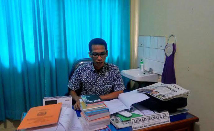 Komisioner KPU Jember Divisi Data dan Informasi, Ahmad Hanafi.
