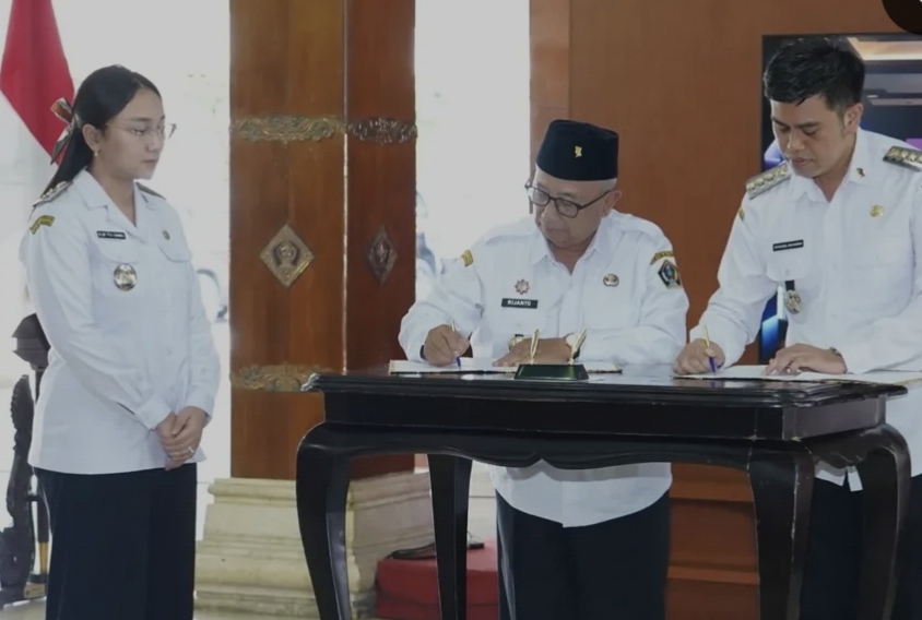 Penandatanganan MoU Pemkab dan Pemkot Blitar dengan sejumlah perguruan tinggi