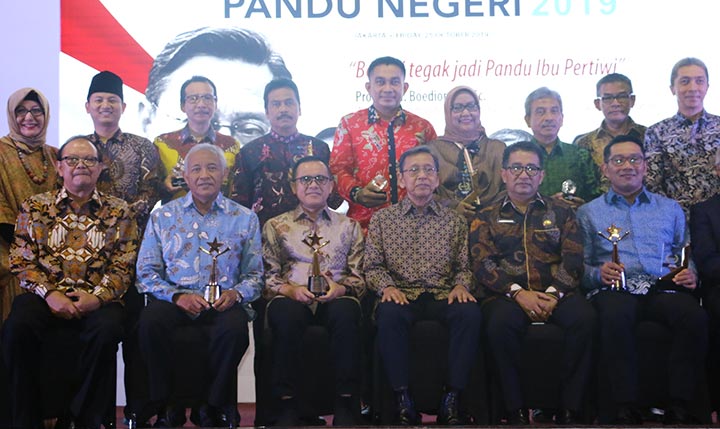 Pemkab Gresik Raih Penghargaan Anugerah Pandu Negeri 2019