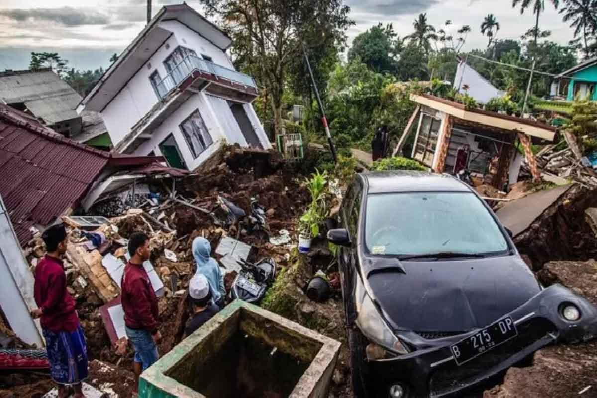 Gempa M5,6 guncang Cianjur, Jawa Barat. Foto: AFP