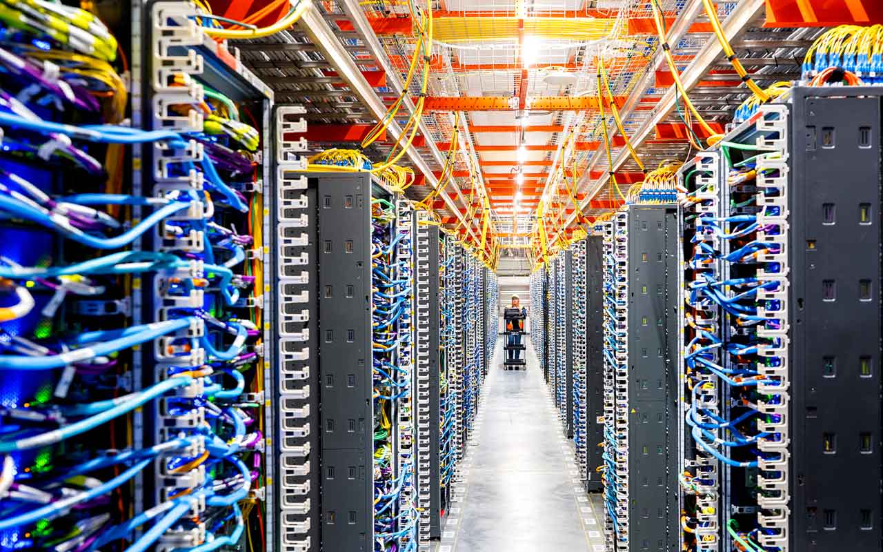 Sejumlah Data Center Amazon di UEA dan Bahrain Rusak Akibat Perang AS-Israel vs Iran
