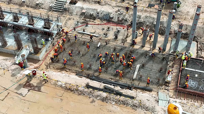 Proyek Smelter Freeport di kawasan JIIPE, Manyar, Kebupaten Gresik. Foto: Humas PT Freeport Indonesia
