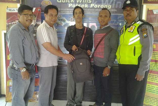 Tas Ransel yang Dicurigai Berisi Bom Akhirnya Diambil Pemiliknya