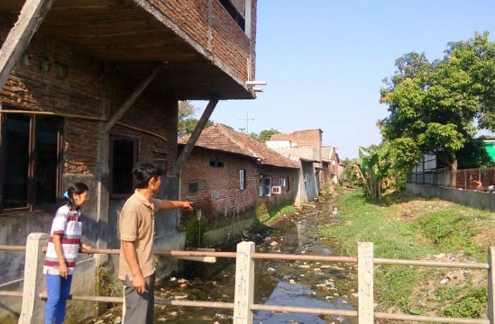 Anak sungai Wrati di Desa Gempol mengalami pendangkalan.