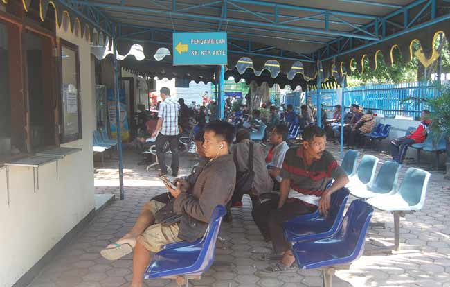 Kantor Dispendukcapil Trenggalek. foto: herman/ BANGSAONLINE