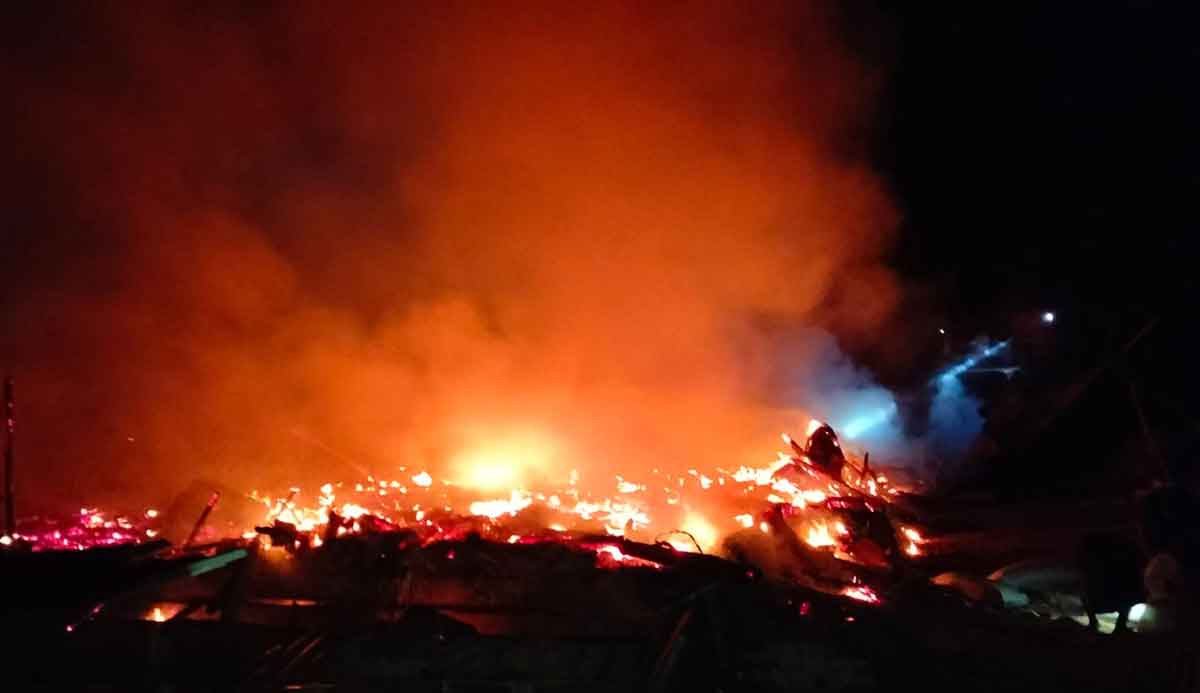 Kebakaran kandang ayam di Desa Temoran, Kecamatan Omben, Sampang.