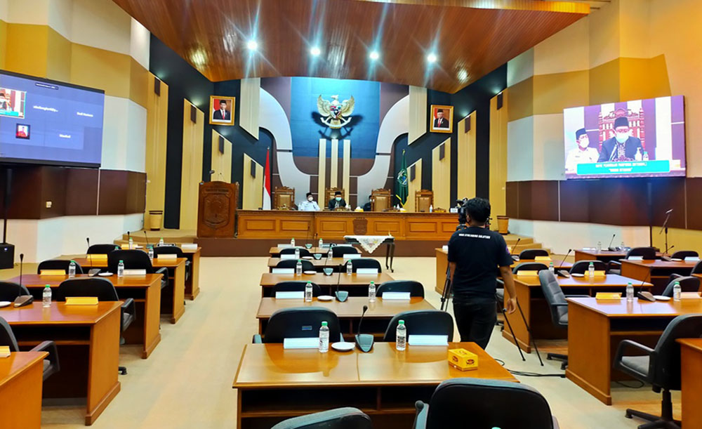 Pengesahan KUA PPAS 2022 ditunda karena timgar dan banggar belum ada kesepakatan.