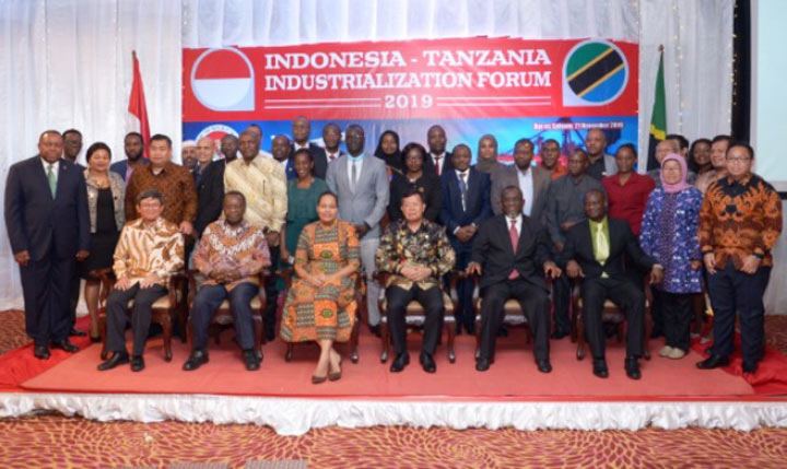 Program tersebut dihadiri oleh Hon. Angellah Mbelwa Kairuku, Menteri Negara Urusan Investasi Tanzania selaku Tamu Kehormatan. Hadir juga pada forum tersebut, Hon. Phillip Mangula, Wakil Ketua Partai Chama Cha Mapinduzi (Partai berkuasa di Tanzania), serta Zacchy Mbenna, Direktur Tanzania Private Sector Foundation (TPSF).
