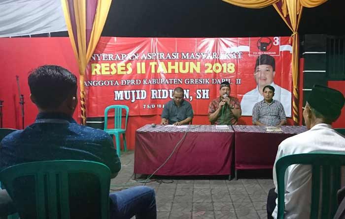 Anggota Fraksi PDIP Mujid Riduan saat menggelar reses II tahun 2018.
