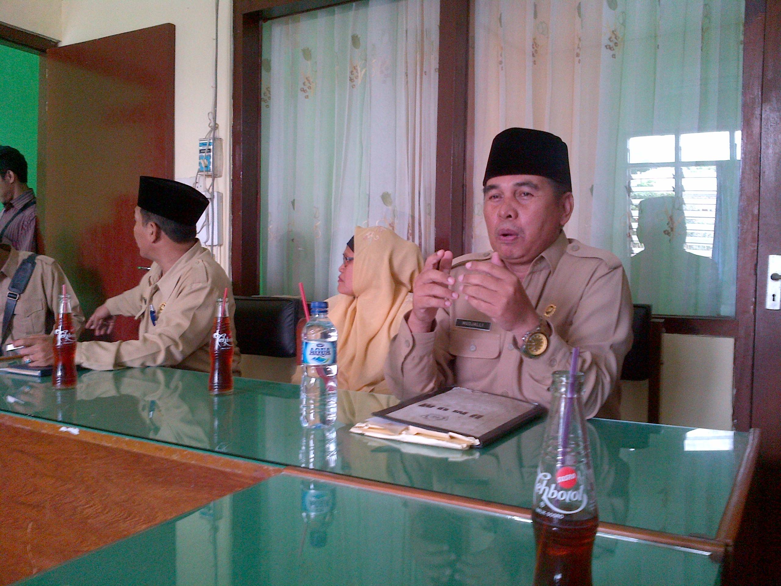 Kepala Kemenag Sampang, Drs. Mujalli. Foto: Bahri / Harian Bangsa