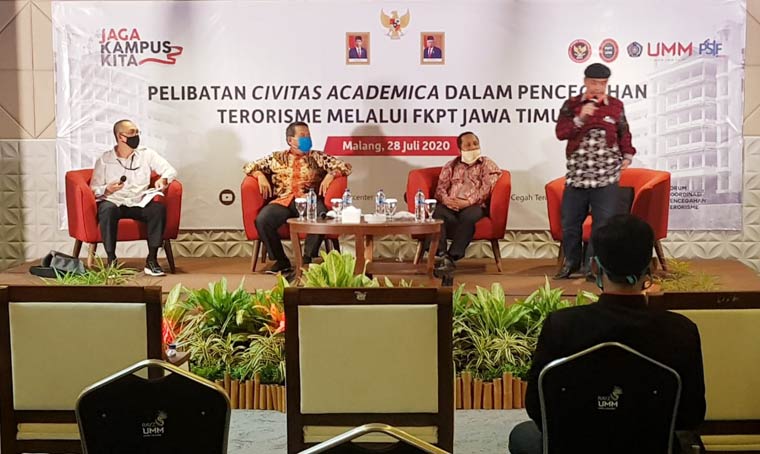 Dialog Pelibatan Civitas Academica Dalam Pencegahan Terorisme Melalui Forum Koordinasi Pencegahan Terorisme (FKPT) Jawa Timur di Malang, Selasa (28/07/2020).