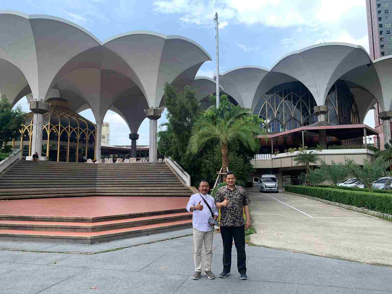 M. Mas