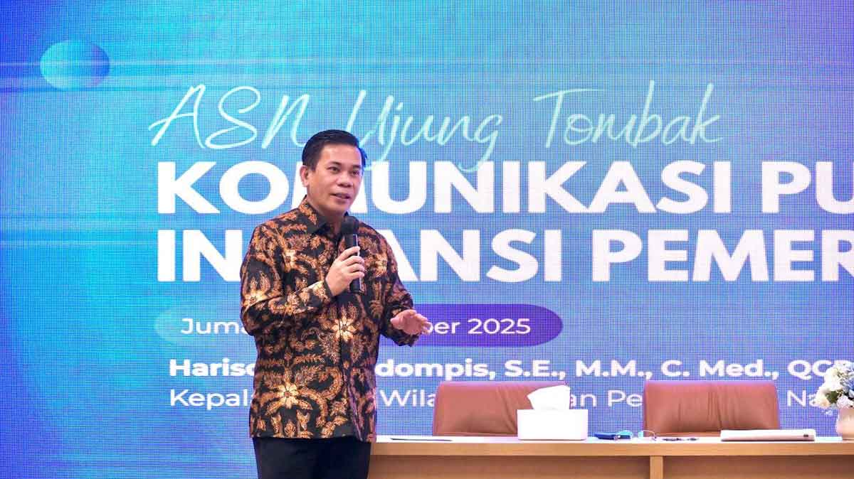 Kabiro Humas dan Protokol Kementerian ATR/BPN saat memberi sambutan dalam pelatihan.