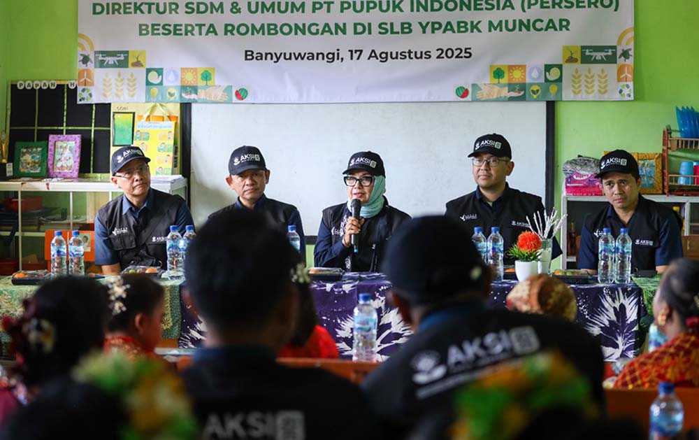 100 Karyawan Pupuk Indonesia Grup Gelar Program AKSI 2025 di Banyuwangi