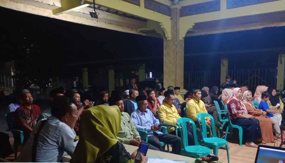 Perangkat Desa Kandangan, dan perwakilan warga saat musyawarah pembentukan Kopdes Merah Putih: Foto: Ist