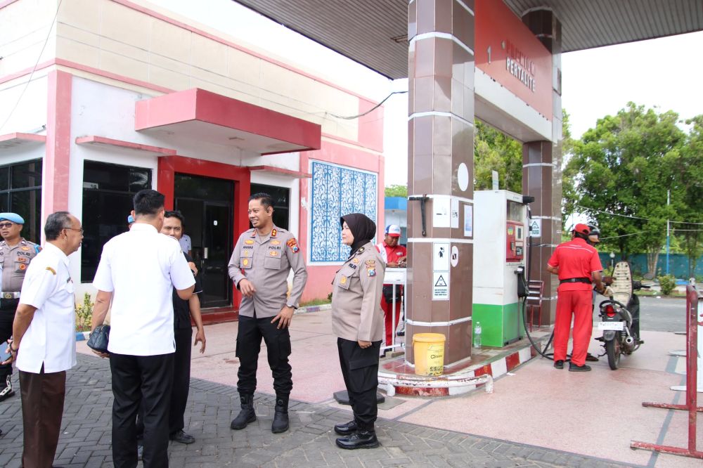 Kapolres Sumenep Cek Langsung SPBU dan SPBE, Pastikan Stok BBM-Elpiji Aman