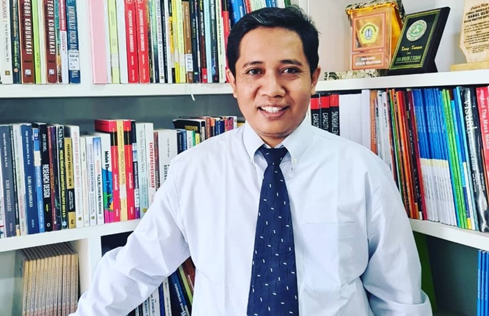 Dr. Surokim Abdussalam, Dekan FISIB Universitas Trunojoyo Madura (UTM). foto: istimewa