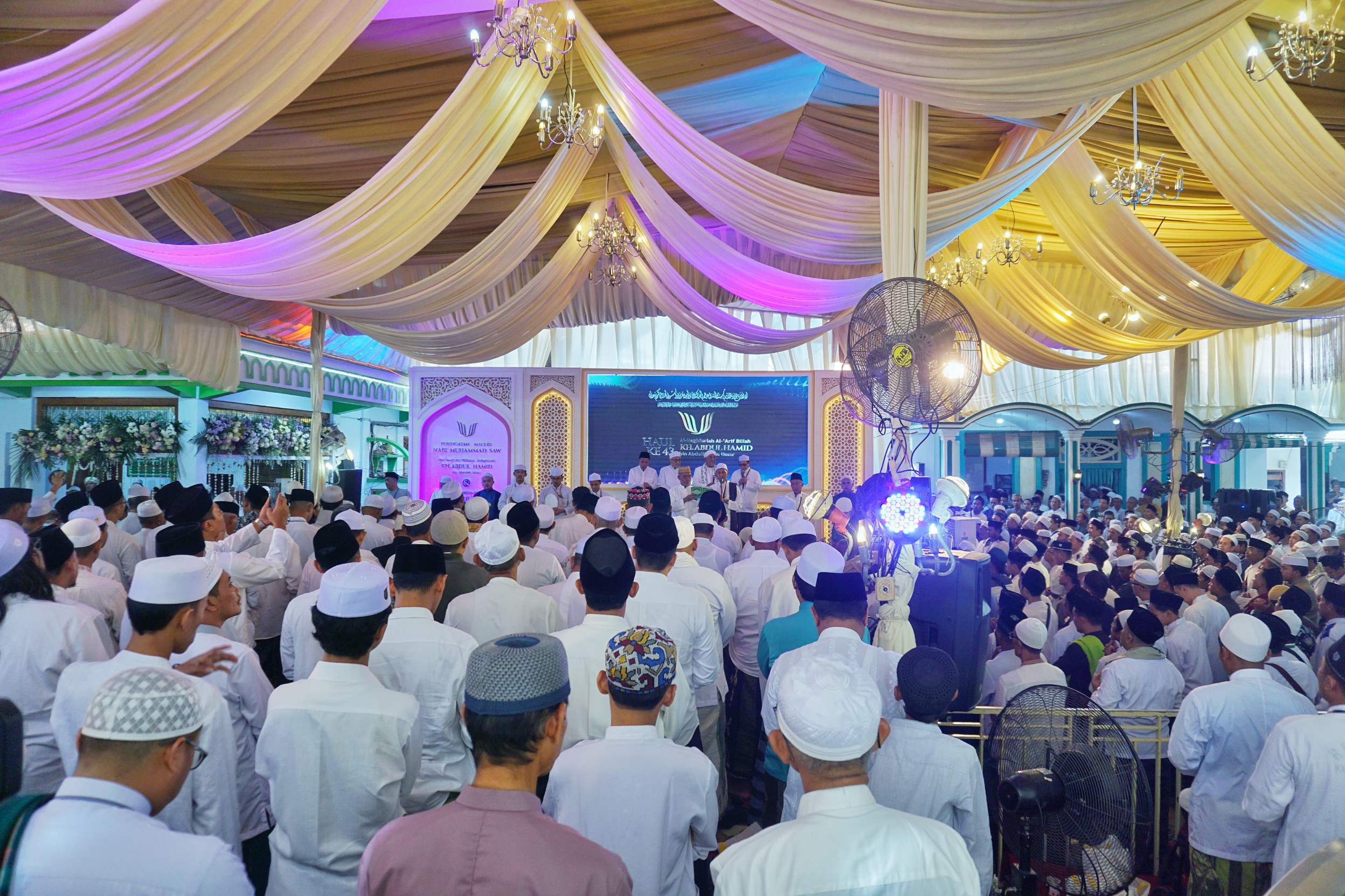 Gus Ipul dan Adi Wibowo Hadir di Tengah Ribuan Jemaah Haul KH Abdul Hamid Kota Pasuruan