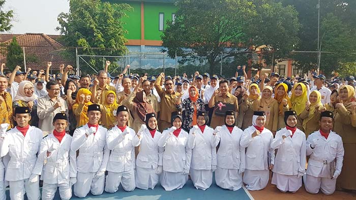 Wali Kota Mojokerto Tinjau USBN–BK SMP dan Sidak GMSC